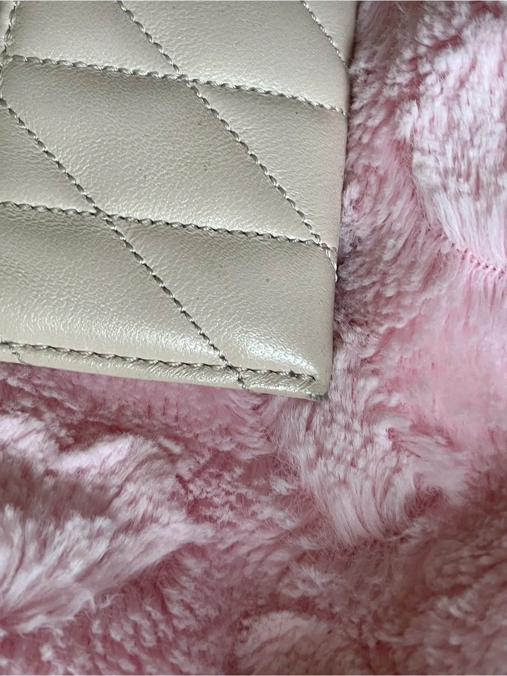 Coach Essential Card Case With Pillow Quilting